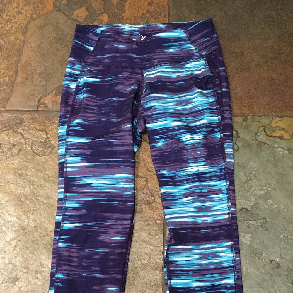 Old Navy Size S/P Stretch Cropped Workout Pants